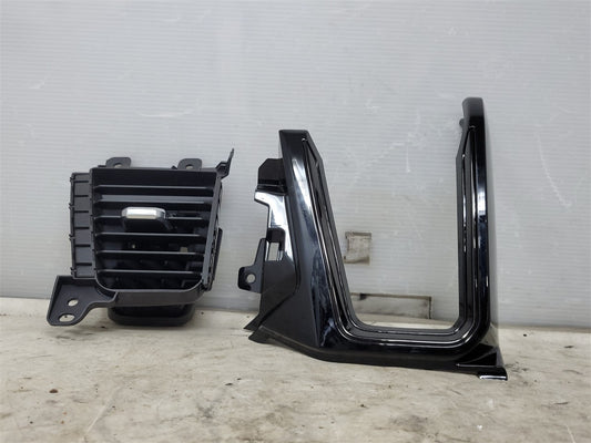 2023 SIERRA150 RH DASH VENT & TRIM 85583661 34338 - image 2