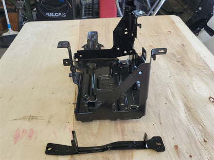 2023 SIERRA150 OEM BATTERY TRAY 84963924 34344 - image 4