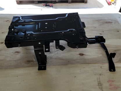 2023 SIERRA150 OEM BATTERY TRAY 84963924 34344 - image 7