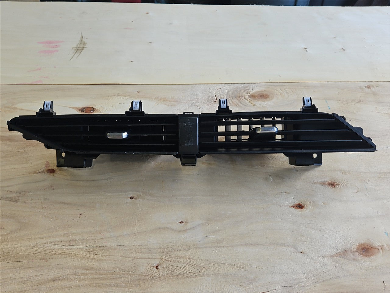 2023 SIERRA150 CENTER DASH VENTS PAIR 84654425 34349 - image 1