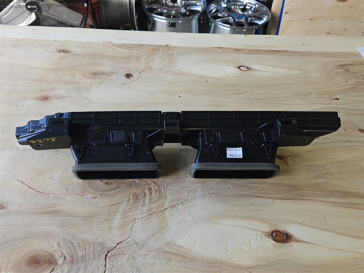 2023 SIERRA150 CENTER DASH VENTS PAIR 84654425 34349 - image 8