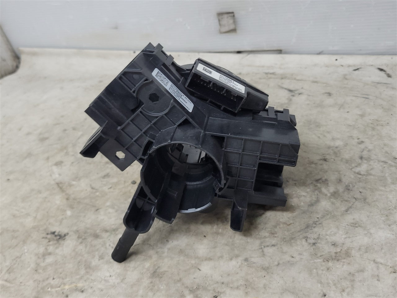 2023 SIERRA150 SRS CLOCK SPRING COIL 86507598 34352 - image 9