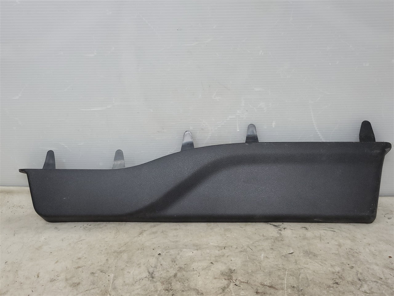 2023 SIERRA150 LH SEAT TRACK TRIM COVER 84249718 34355 - image 1