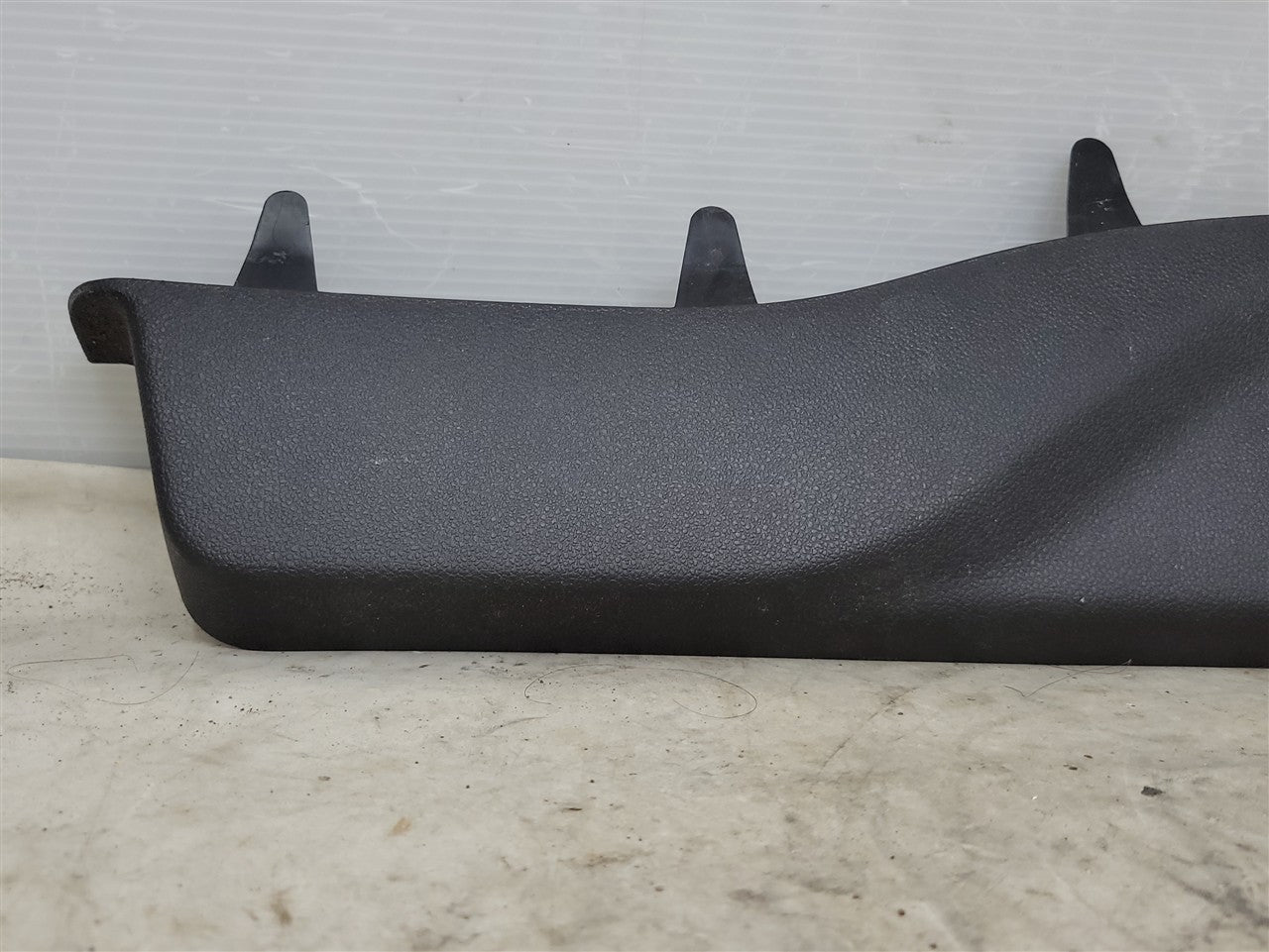 2023 SIERRA150 LH SEAT TRACK TRIM COVER 84249718 34355 - image 2