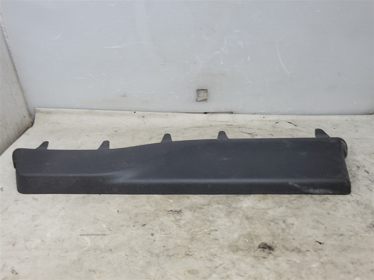 2023 SIERRA150 LH SEAT TRACK TRIM COVER 84249718 34355 - image 4
