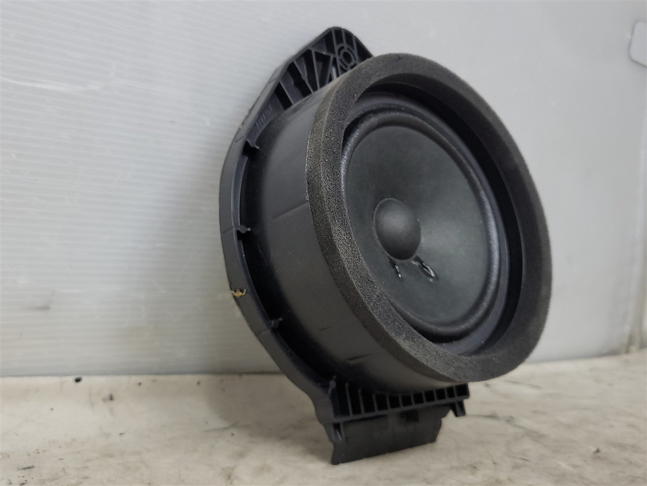 2023 SIERRA150 REAR DOOR BOSE SPEAKER 86779189 34356 - image 3