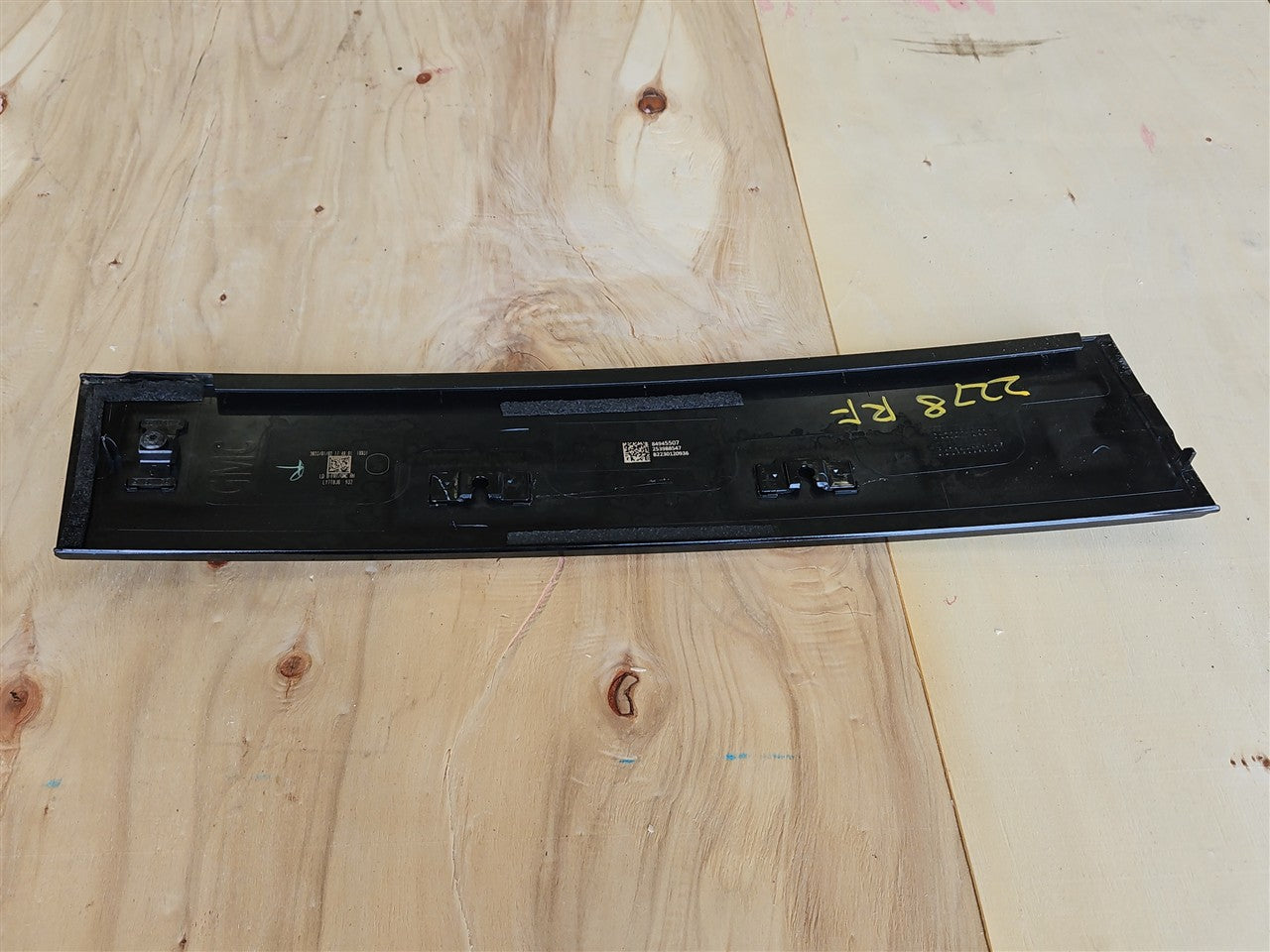 2023 SIERRA150 FRONT RH DOOR REAR APPLIQUE 84945507 34358 - image 7