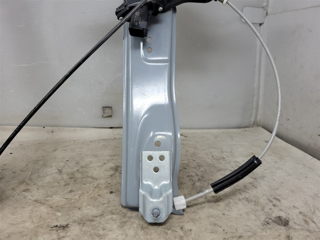 2023 SIERRA150 RH FRONT WINDOW REGULATOR & MOTOR 34361 - image 5
