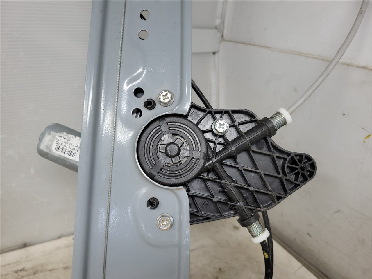 2023 SIERRA150 RH FRONT WINDOW REGULATOR & MOTOR 34361 - image 10