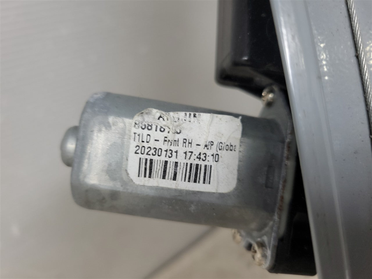 2023 SIERRA150 RH FRONT WINDOW REGULATOR & MOTOR 34361 - image 1