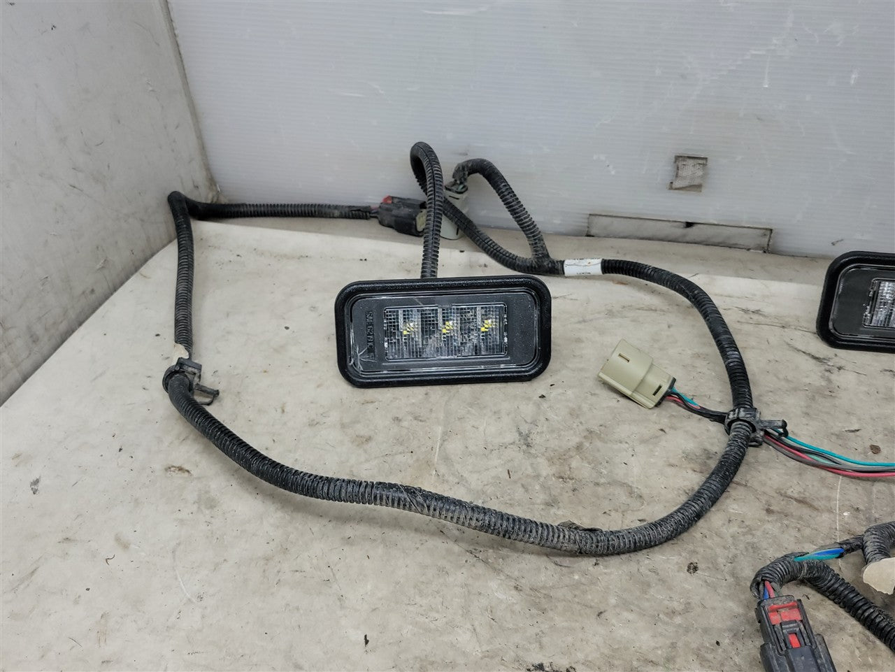 2023 SIERRA150 REAR CARGO LED LAMPS & WIRING PAIR 34362 - image 4