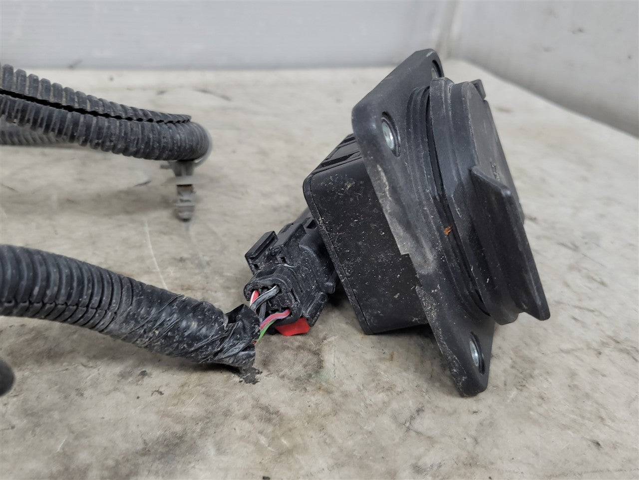 2023 SIERRA150 120V PLUG BED OUTLET SOCKET & WIRING 34363 - image 5