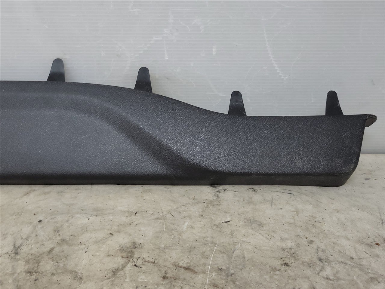 2023 SIERRA150 RH SEAT TRACK TRIM COVER 84249721 34367 - image 3