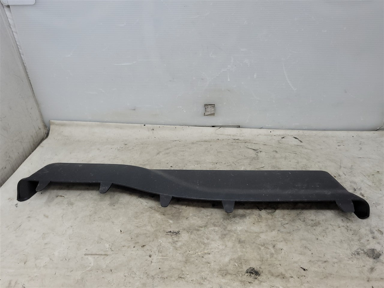 2023 SIERRA150 RH SEAT TRACK TRIM COVER 84249721 34367 - image 7