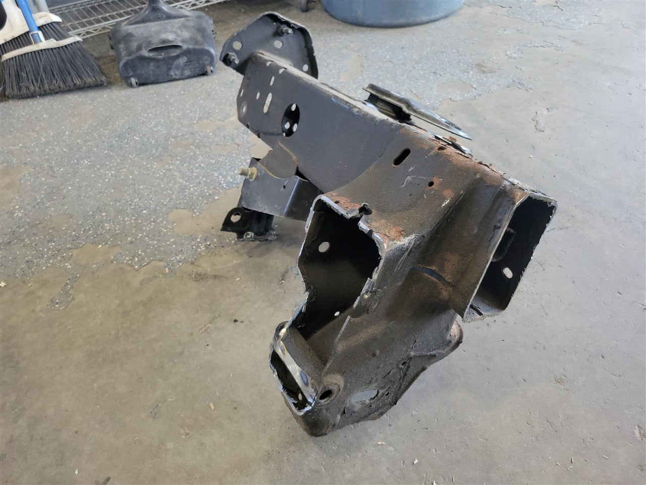 2023 SIERRA FRONT RH FRAME HORN CUT ONLY 34372 - image 7