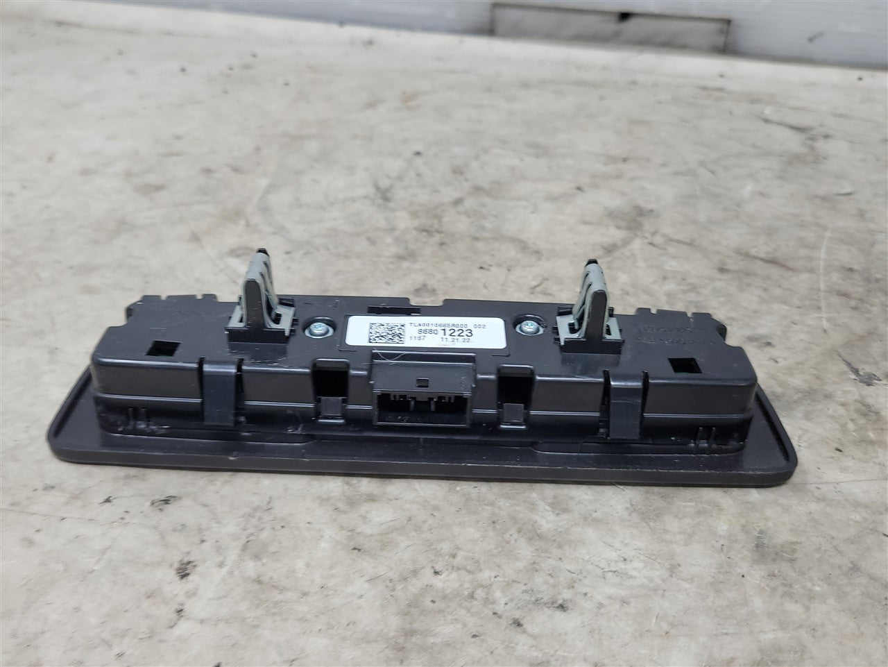 2023 SIERRA150 DOME LAMP BLACK TRIM 86801223 34381 - image 5