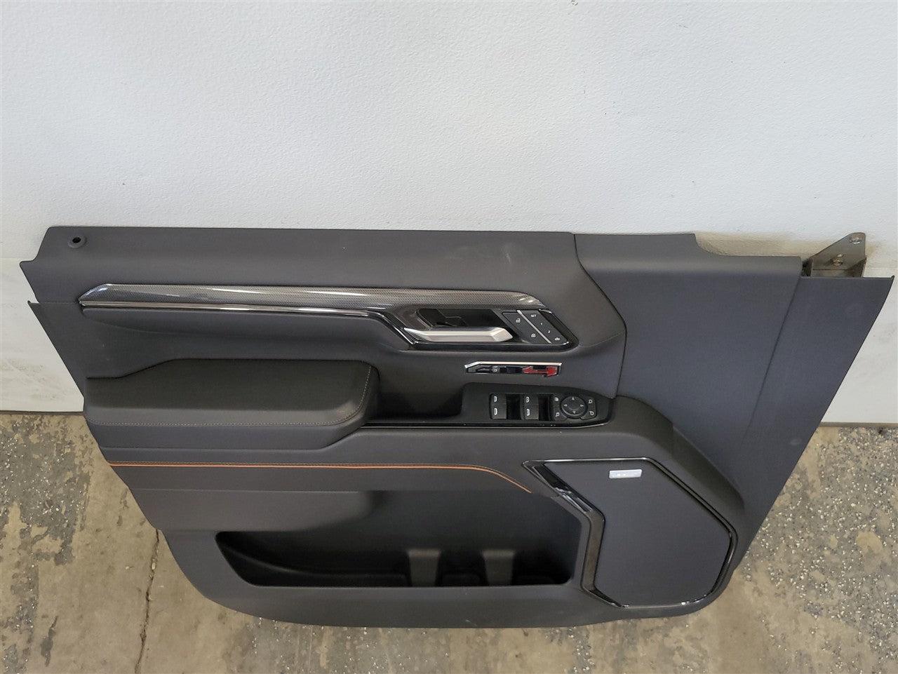 2023 SIERRA150 FRONT LH DRIVER AT4 DOOR PANEL TRIM 34386 - image 4