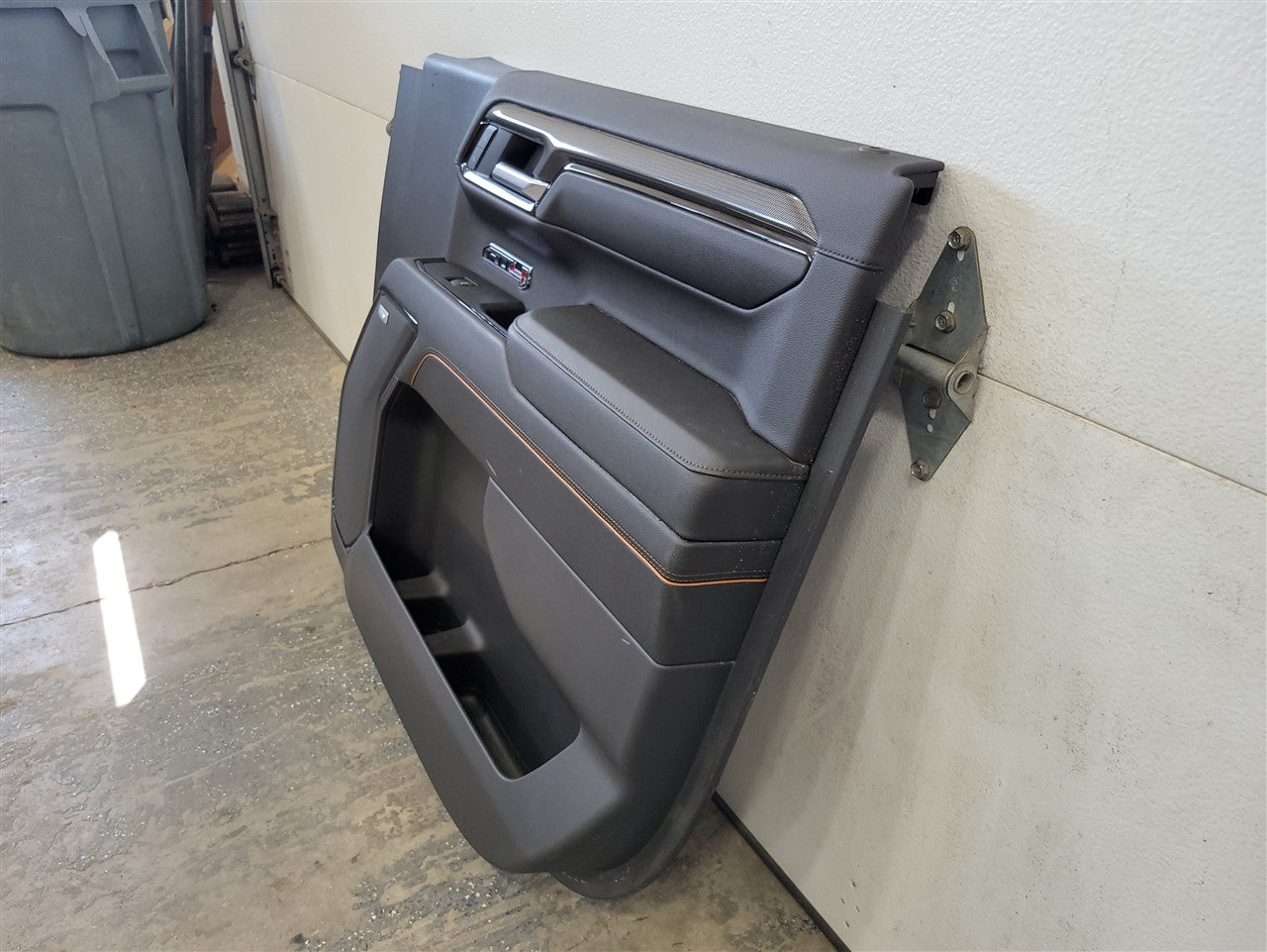 2023 SIERRA150 FRONT RH PASSENGER AT4 DOOR PANEL TRIM 34387 - image 2