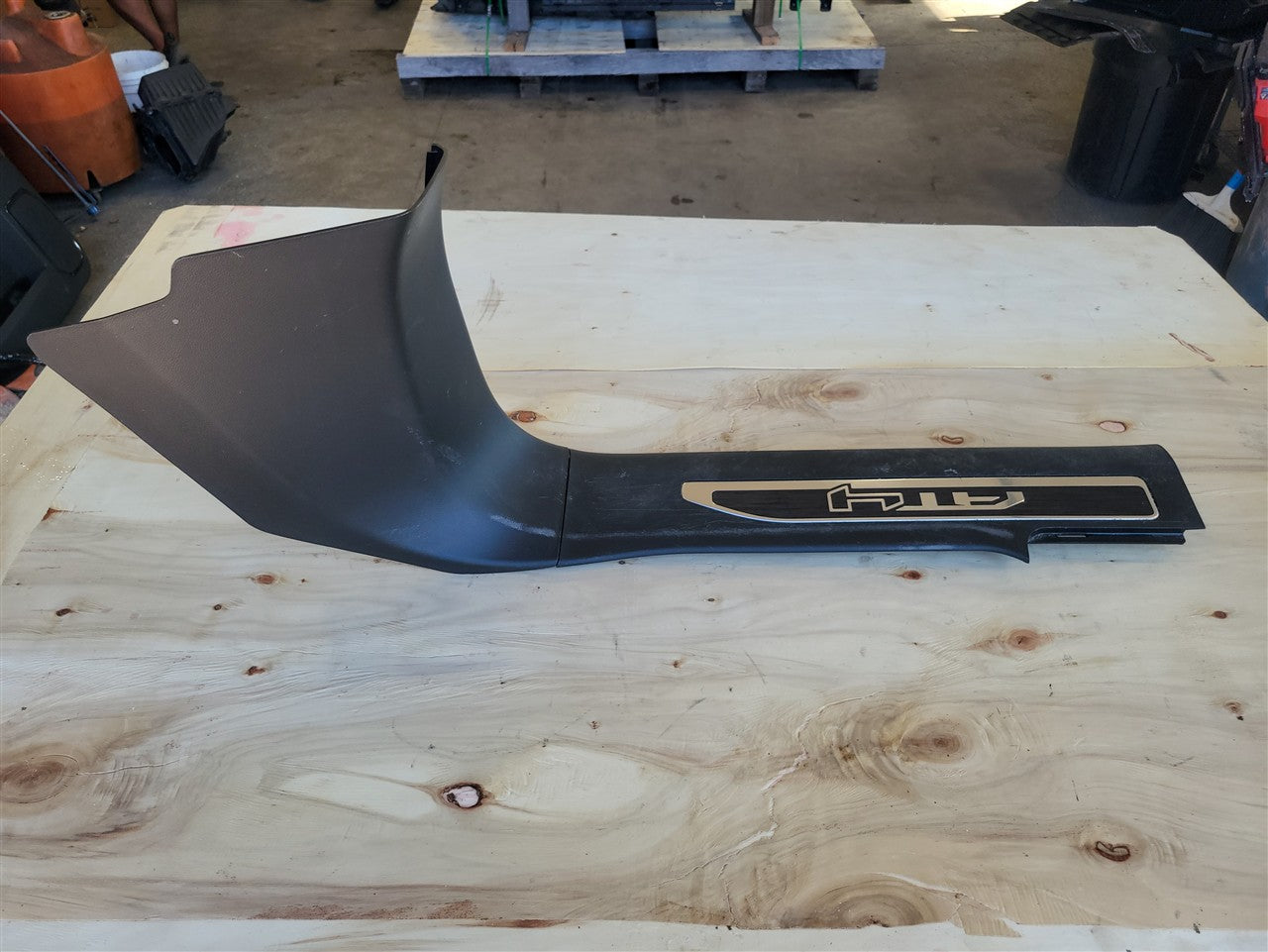 2023 SIERRA REAR RH PASSENGER AT4 DOOR PANEL TRIM 34389 - image 1