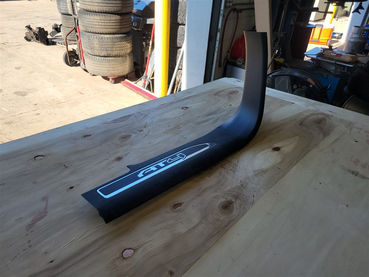 2023 SIERRA REAR RH PASSENGER AT4 DOOR PANEL TRIM 34389 - image 4