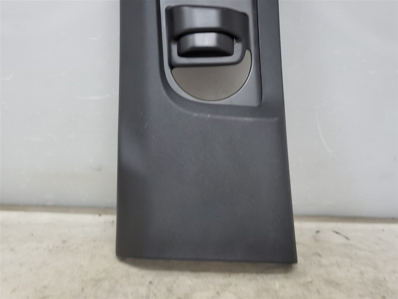 2023 SIERRA150 LH DRIVER UPPER B PILLAR BLACK WITH SEAT BELT ADJUSTER 34391 - image 3