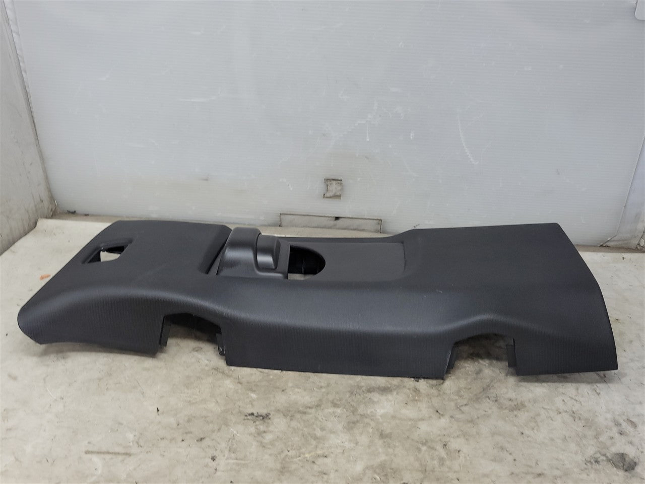 2023 SIERRA150 LH DRIVER UPPER B PILLAR BLACK WITH SEAT BELT ADJUSTER 34391 - image 4