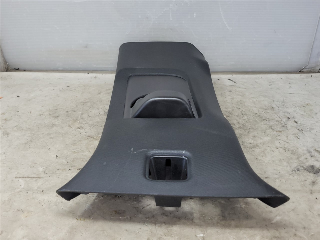 2023 SIERRA150 LH DRIVER UPPER B PILLAR BLACK WITH SEAT BELT ADJUSTER 34391 - image 5