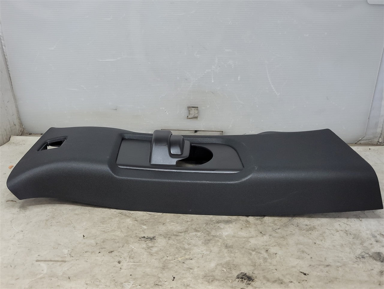 2023 SIERRA150 RH PASSENGER UPPER B PILLAR BLACK WITH SEAT BELT ADJUSTER 34392 - image 4