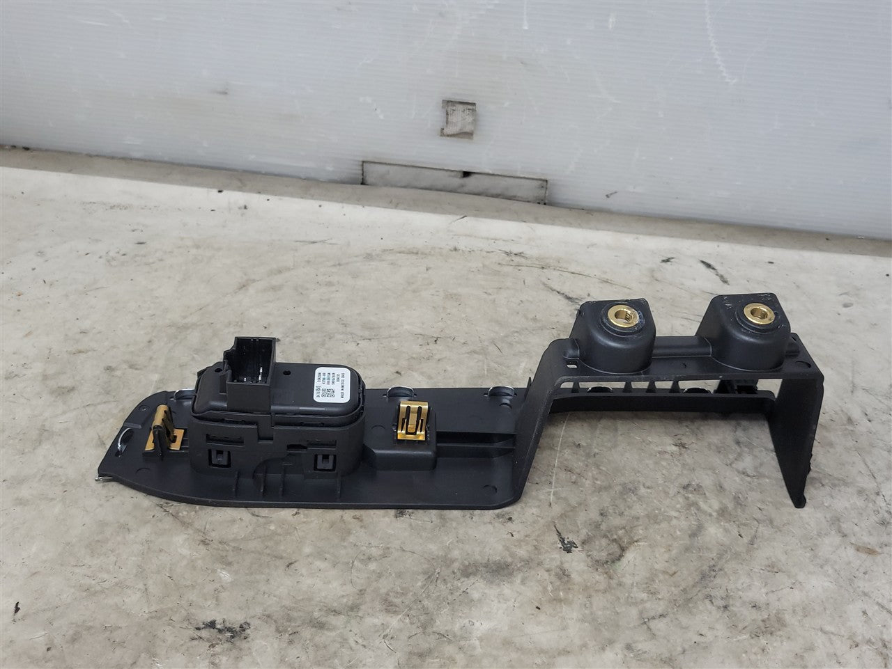 2023 SIERRA150 RH PASSENGER REAR WINDOW SWITCH & TRIM 34394 - image 8