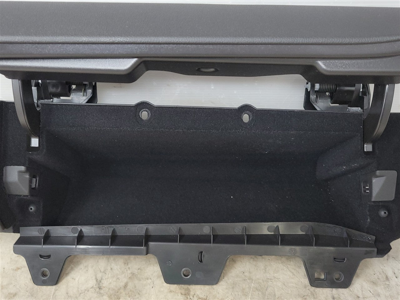2023 SIERRA150 UPPER GLOVE BOX BLACK 85610051 34396 - image 6