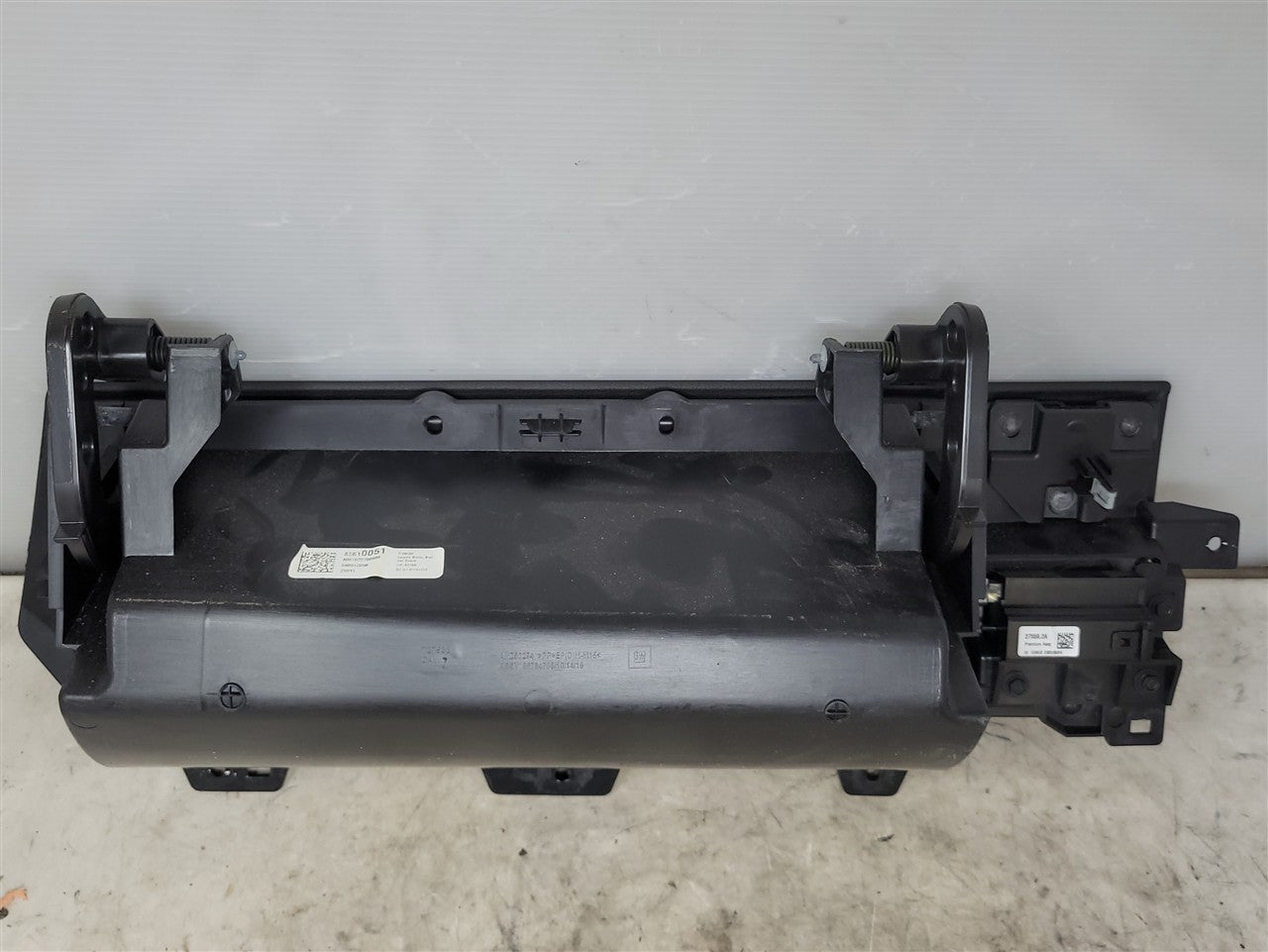 2023 SIERRA150 UPPER GLOVE BOX BLACK 85610051 34396 - image 8