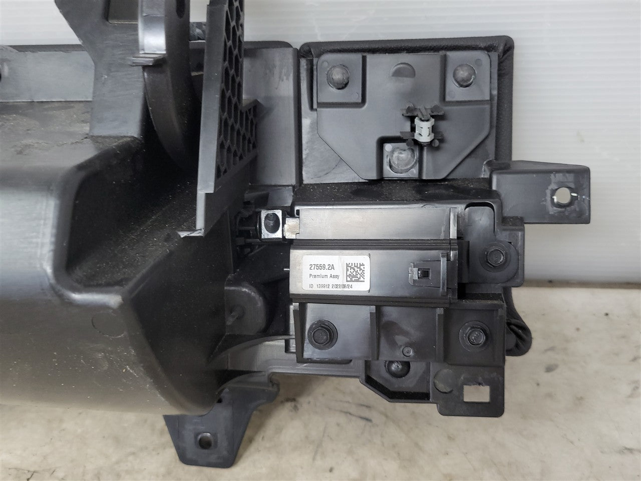 2023 SIERRA150 UPPER GLOVE BOX BLACK 85610051 34396 - image 9