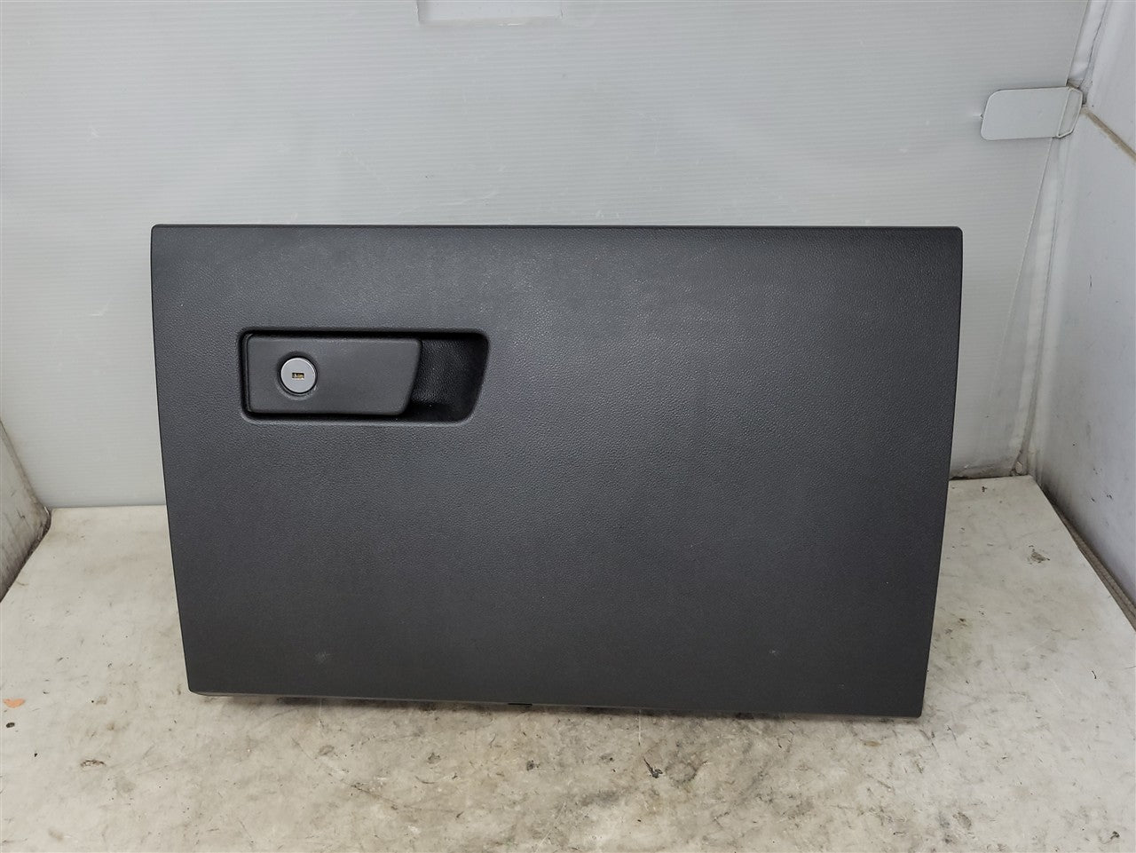 2023 SIERRA150 LOWER GLOVE BOX DOOR BLACK 34397 - image 3