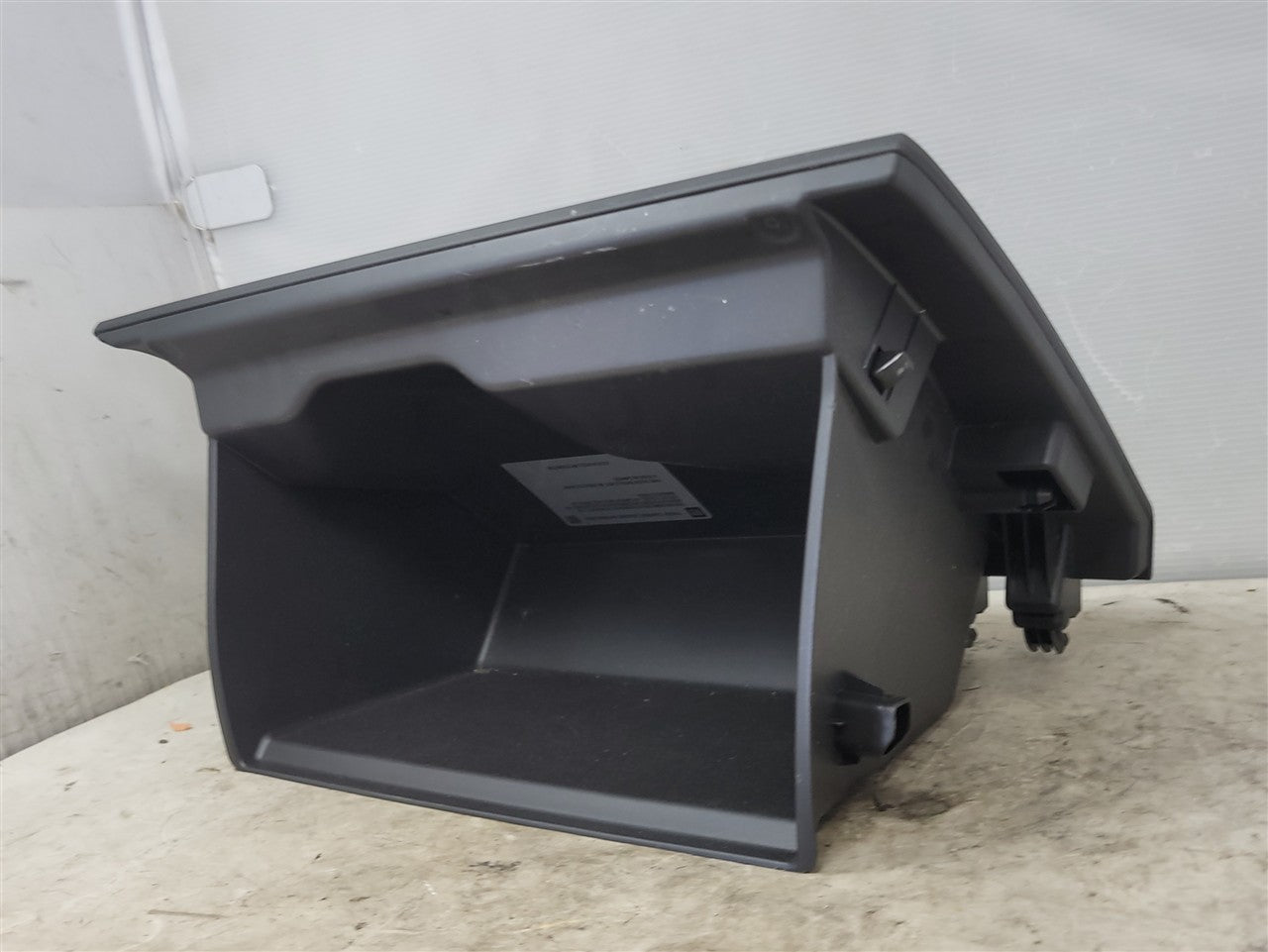 2023 SIERRA150 LOWER GLOVE BOX DOOR BLACK 34397 - image 6