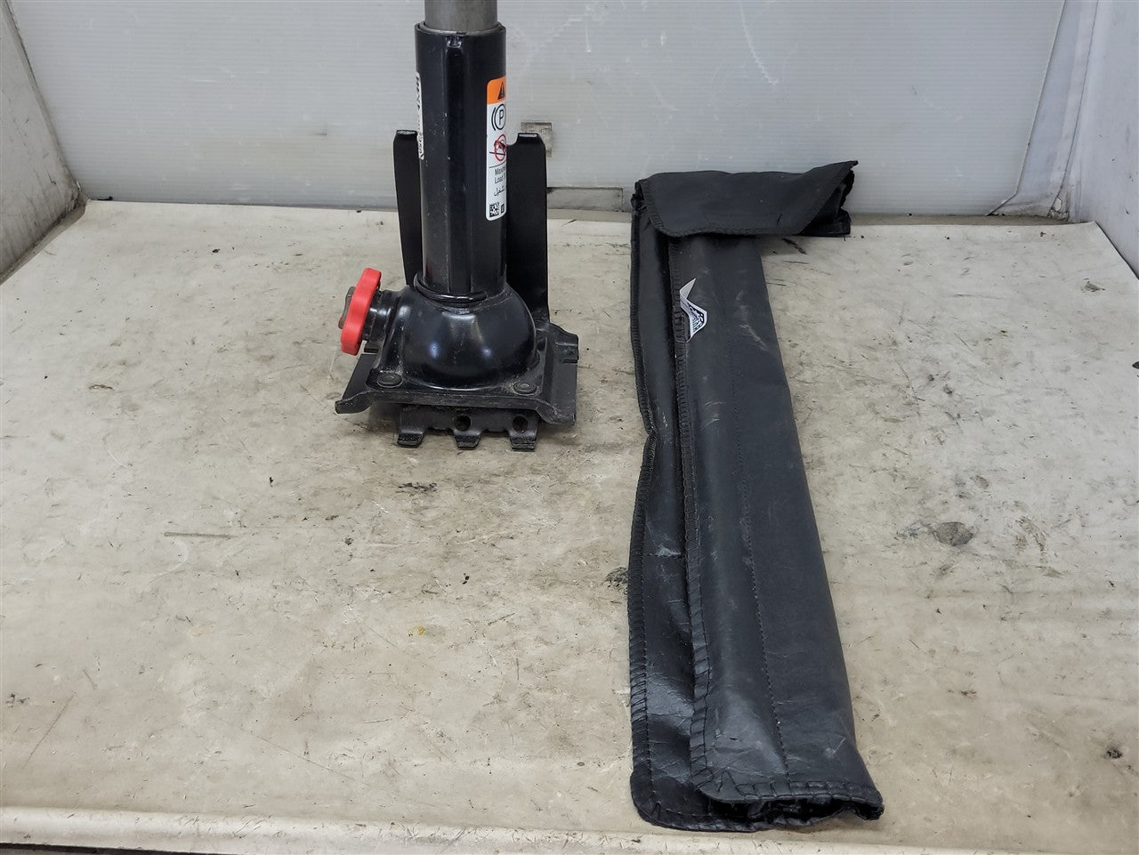 2023 SIERRA150 OEM JACK & TOOL KIT 34398 - image 2
