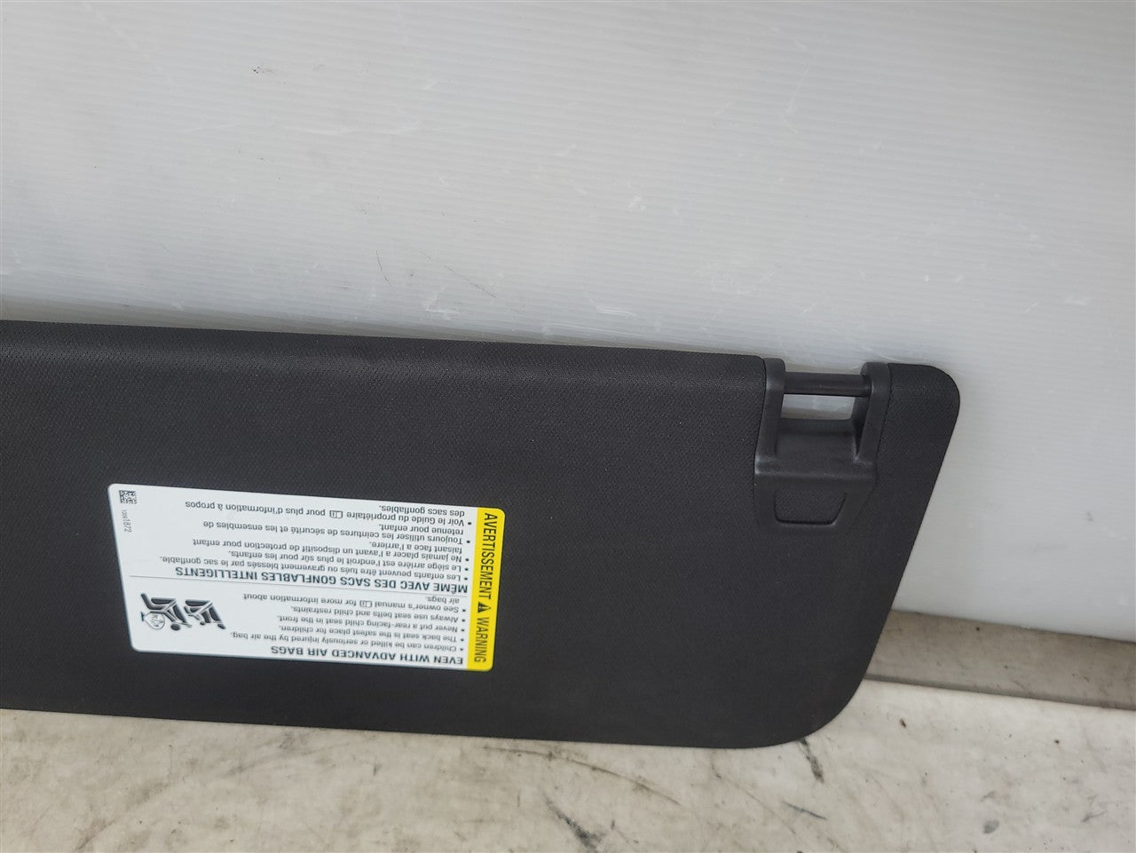 2023 SIERRA150 RH LIGHTED SUN VISOR BLACK AT4 34406 - image 4
