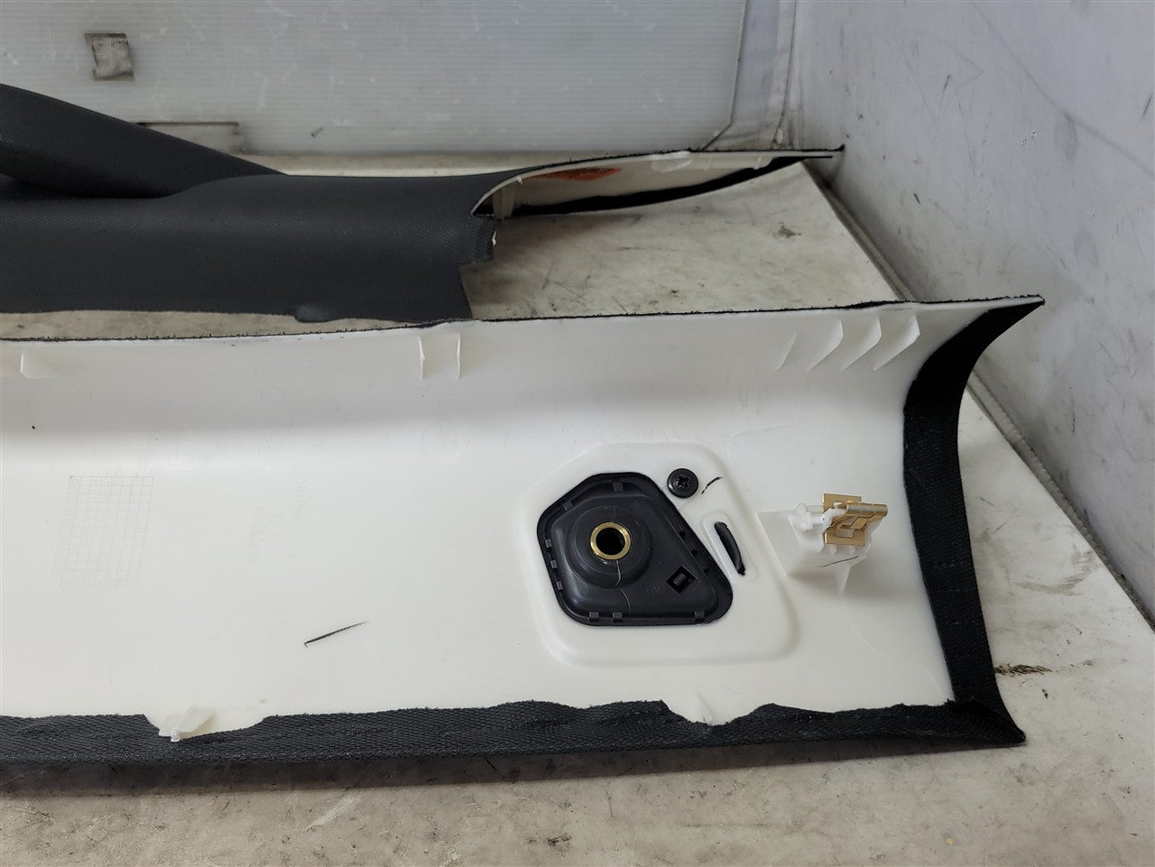2023 SIERRA150 INTERIOR A PILLAR TRIM PAIR BLACK 34407 - image 9