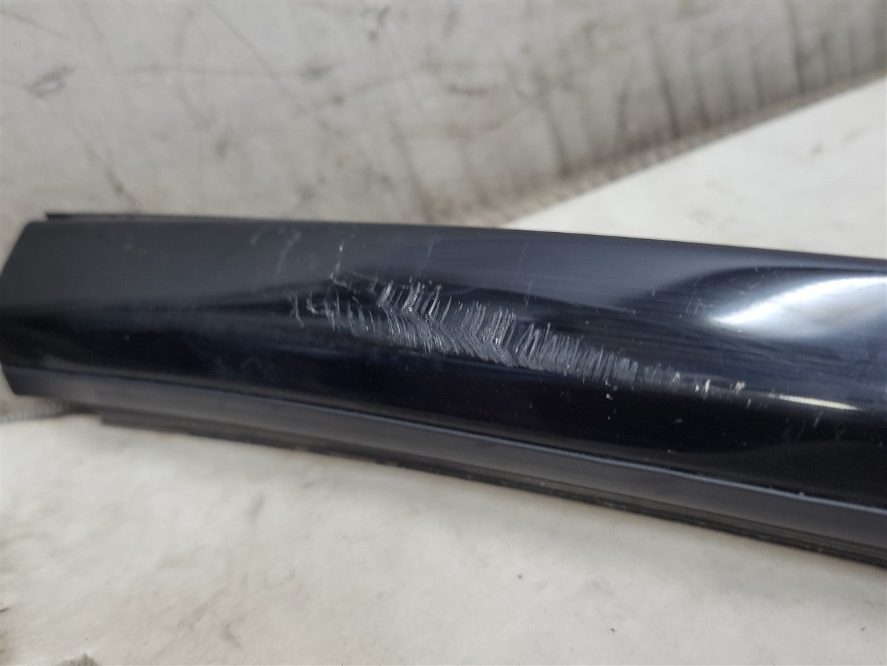 2023 SIERRA150 RH FRONT DOOR LOWER REVEAL GLOSS BLACK 34409 - image 9