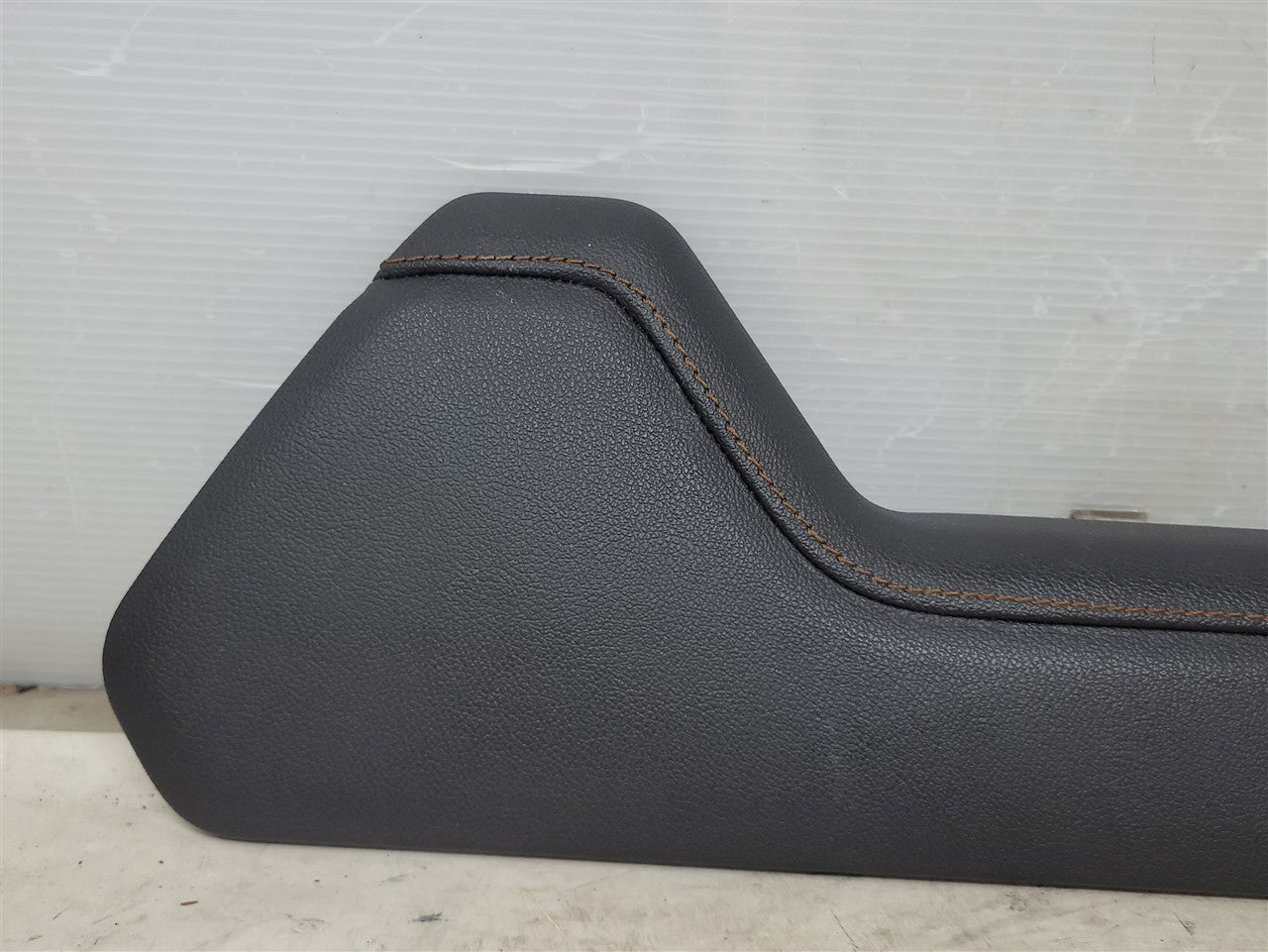 2023 SIERRA150 LH CONSOLE SIDE TRIM AT4 85619064 KALAHARI STITCHING 34410 - image 4