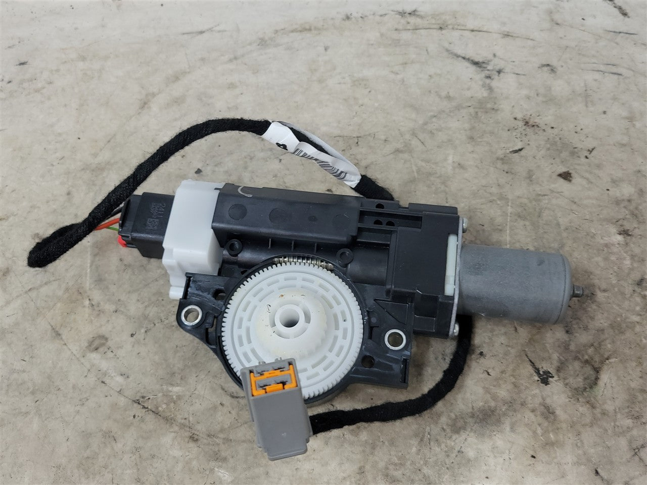 2023 SIERRA OEM SUNROOF MOTOR & WIRING 35K 34414 - image 1