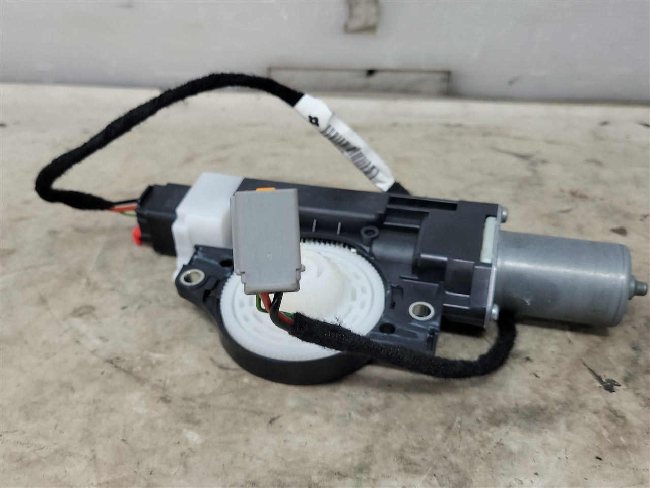 2023 SIERRA OEM SUNROOF MOTOR & WIRING 35K 34414 - image 2