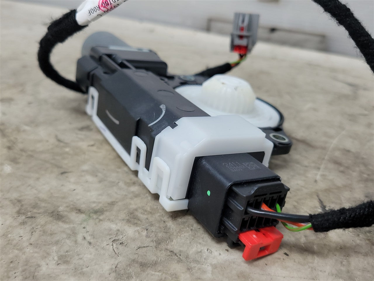 2023 SIERRA OEM SUNROOF MOTOR & WIRING 35K 34414 - image 5