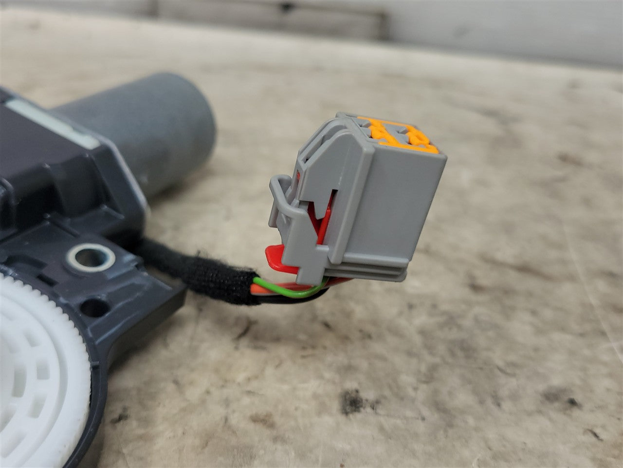 2023 SIERRA OEM SUNROOF MOTOR & WIRING 35K 34414 - image 7