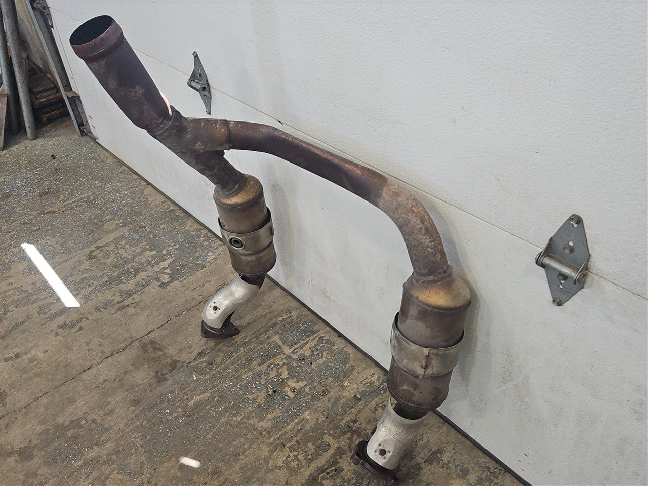 2023 SIERRA 6.2L OEM EXHAUST Y PIPE 35K MILES 34415 - image 2