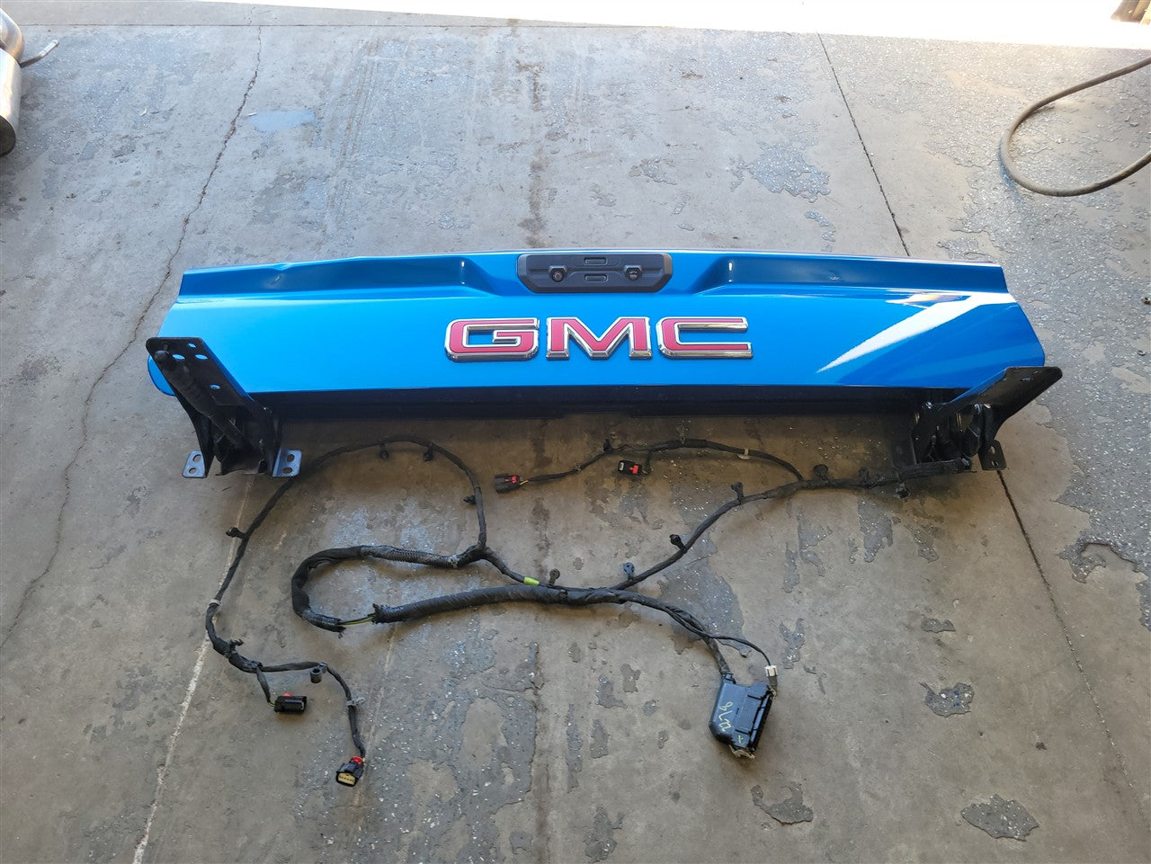 2023 SIERRA UPPER INNER TAIL GATE BLUE 2D1.5 DENT ON UPPER EDGE 34417 - image 2