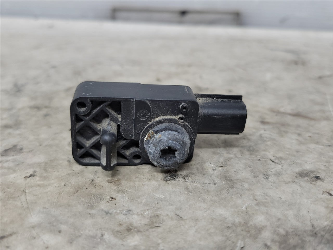 2016 CAMARO OEM GMC CHEVY CRASH SENSOR 13593676 34421 - image 4