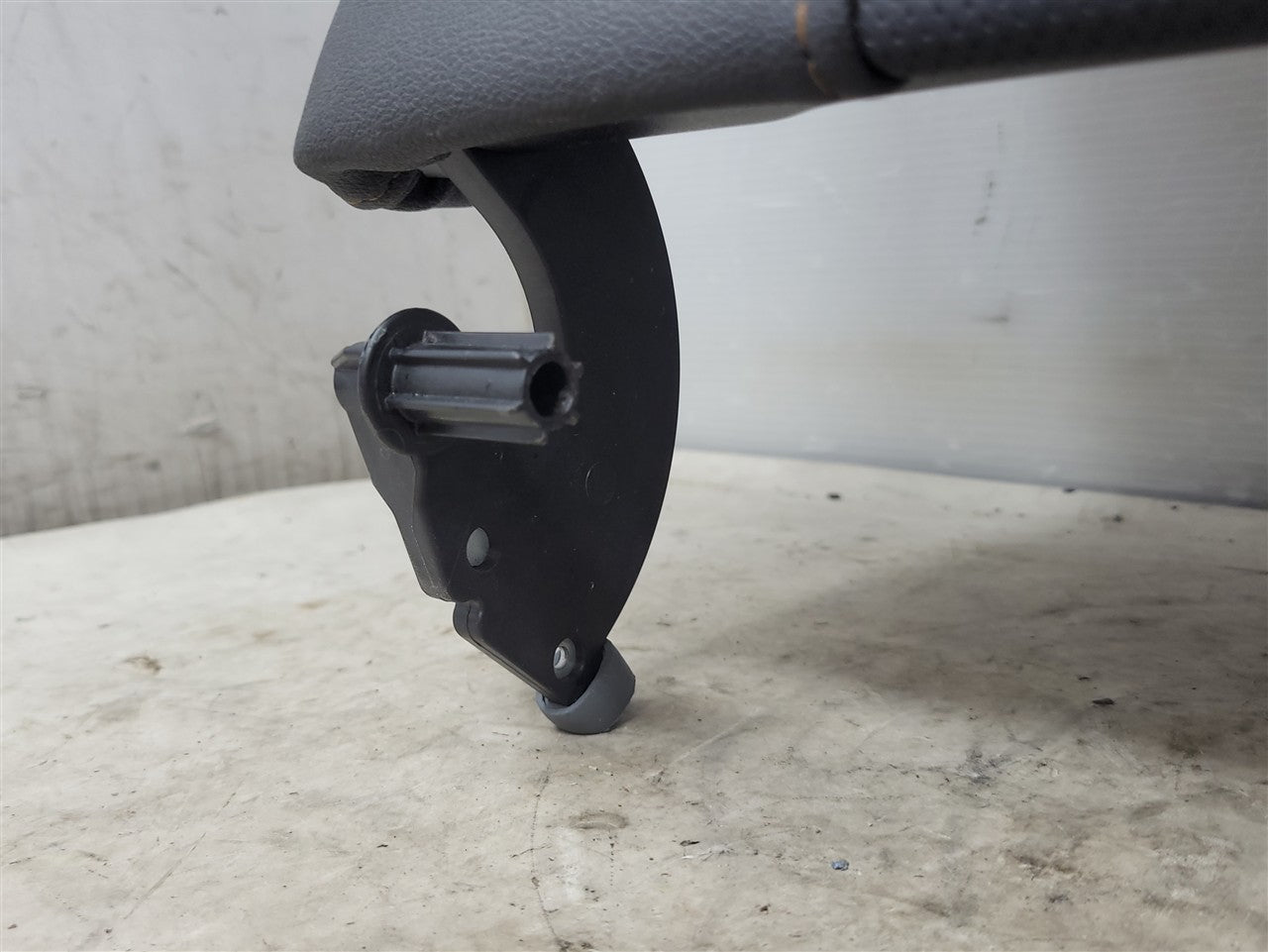Used OEM 2022-2026 SIERRA SIERRA DENALI 1500 SILVERADO 1500 CENTER CONSOLE LID AT4 BLACK KALAHARI STITCHING, actual item