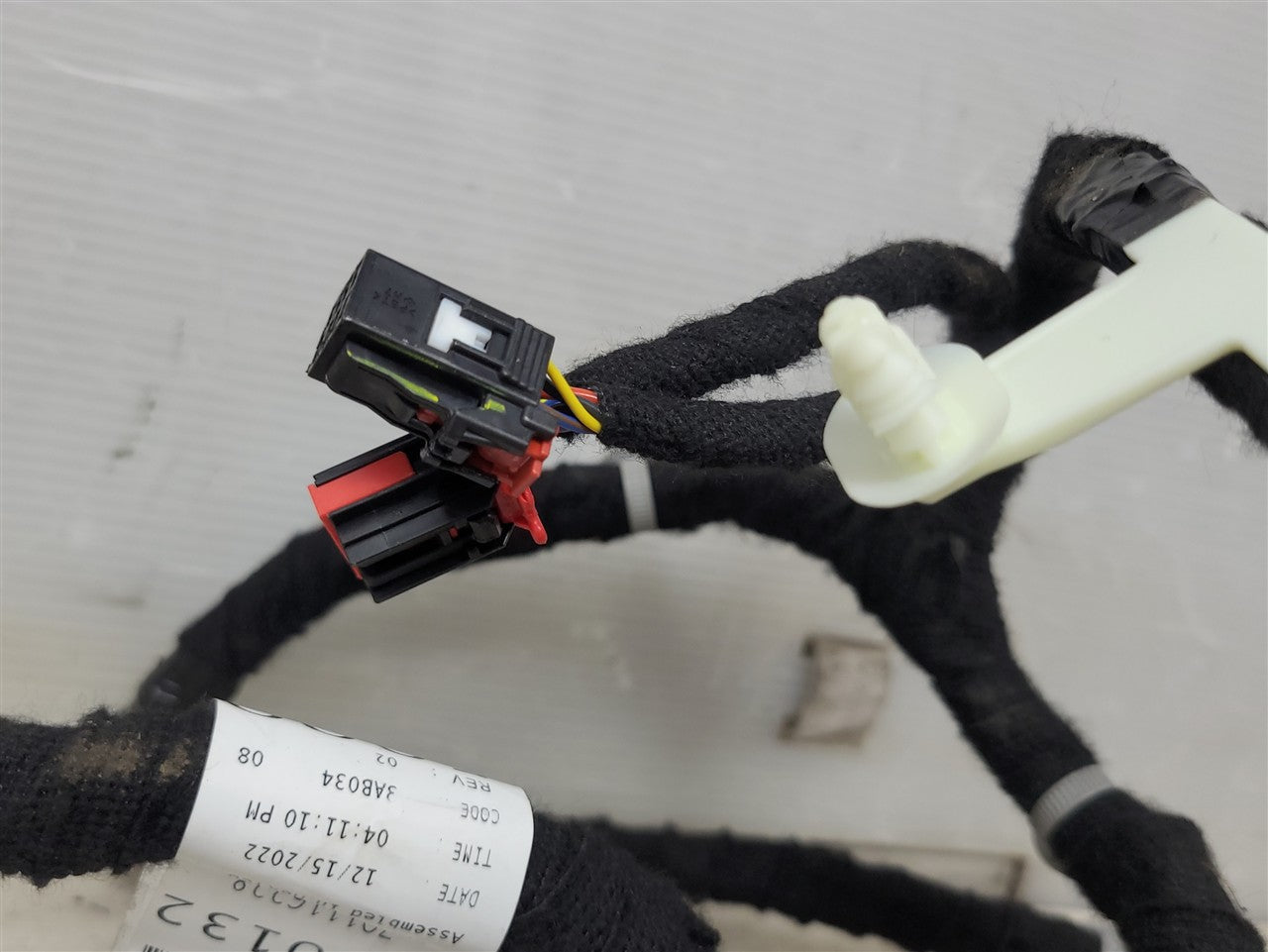 Used OEM 2022-2026 SIERRA SILVERADO CENTER CONSOLE WIRE HARNESS 87826228, actual item photo 6