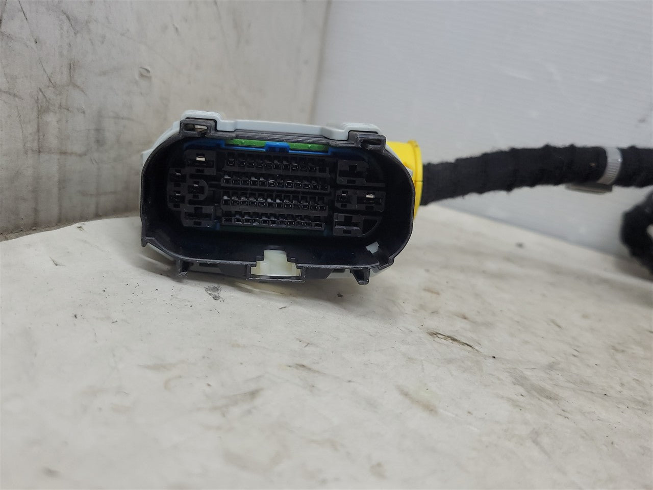 Used OEM 2022-2026 SIERRA SILVERADO CENTER CONSOLE WIRE HARNESS 87826228, actual item photo 9