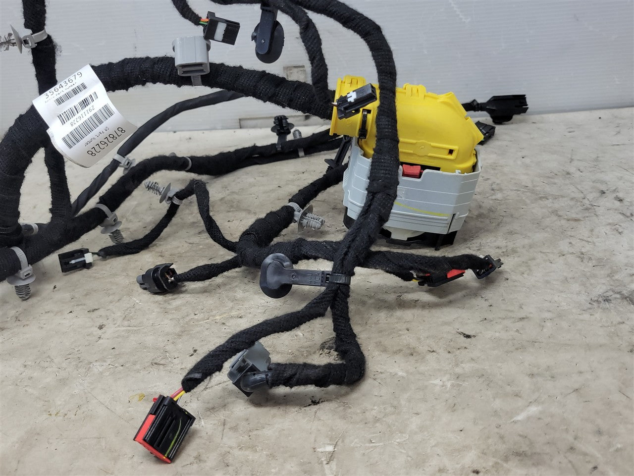 Used OEM 2022-2026 SIERRA SILVERADO CENTER CONSOLE WIRE HARNESS 87826228, actual item photo 11